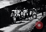 Standbild westliche Touristen Japan, 1937, aus Sekunde 1 historischem Filmmaterial Videoclip 65675024847