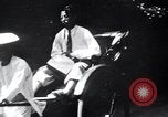Standbild westliche Touristen Japan, 1937, aus Sekunde 7 historischem Filmmaterial Videoclip 65675024847