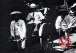 Standbild westliche Touristen Japan, 1937, aus Sekunde 8 historischem Filmmaterial Videoclip 65675024847