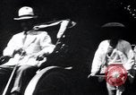 Standbild westliche Touristen Japan, 1937, aus Sekunde 10 historischem Filmmaterial Videoclip 65675024847