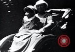 Standbild westliche Touristen Japan, 1937, aus Sekunde 12 historischem Filmmaterial Videoclip 65675024847