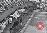Immagine di Americani e Giapponesi di sport Giappone, 1950, secondo 26 filmato di repertorio 65675024881