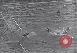 Immagine di Americani e Giapponesi di sport Giappone, 1950, secondo 44 filmato di repertorio 65675024881