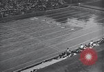 Immagine di Americani e Giapponesi di sport Giappone, 1950, secondo 48 filmato di repertorio 65675024881