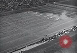 Immagine di Americani e Giapponesi di sport Giappone, 1950, secondo 50 filmato di repertorio 65675024881