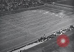 Immagine di Americani e Giapponesi di sport Giappone, 1950, secondo 53 filmato di repertorio 65675024881