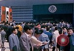 Standbild American Pavilion in Osaka Messe Osaka Japan, 1962, aus Sekunde 57 historischem Filmmaterial Videoclip 65675024907
