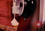 Standbild Messe Osaka Japan, 1962, aus Sekunde 57 historischem Filmmaterial Videoclip 65675024910