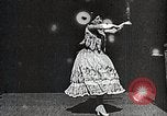 Standbild Carmencita United States USA, 1894, aus Sekunde 17 historischem Filmmaterial Videoclip 65675024929