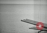 Immagine di USS Mississippi Okinawa isole Ryukyu, 1945, secondo 15 filmato di repertorio 65675024956