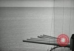 Immagine di USS Mississippi Okinawa isole Ryukyu, 1945, secondo 49 filmato di repertorio 65675024956