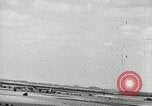 Image 8Th Air Force américaine avec appareil photo Canon Hollande Pays-Bas, 1944, de la seconde 23 séquences d'archives historiques vidéo 65675024959