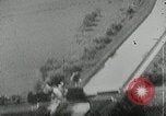 Image 8Th Air Force américaine avec appareil photo Canon Hollande Pays-Bas, 1944, de la seconde 35 séquences d'archives historiques vidéo 65675024959