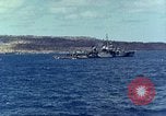 Standbild US-Invasion von Okinawa Pazifik, 1945, aus Sekunde 36 historischem Filmmaterial Videoclip 65675024976