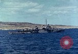 Standbild US-Invasion von Okinawa Pazifik, 1945, aus Sekunde 42 historischem Filmmaterial Videoclip 65675024976