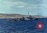 Standbild US-Invasion von Okinawa Pazifik, 1945, aus Sekunde 46 historischem Filmmaterial Videoclip 65675024976