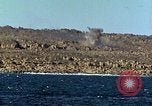 Standbild USA dive Bomber angreifen Okinawa Okinawa, 1945, aus Sekunde 10 historischem Filmmaterial Videoclip 65675024977