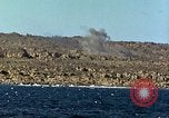 Standbild USA dive Bomber angreifen Okinawa Okinawa, 1945, aus Sekunde 15 historischem Filmmaterial Videoclip 65675024977