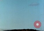 Standbild USA dive Bomber angreifen Okinawa Okinawa, 1945, aus Sekunde 43 historischem Filmmaterial Videoclip 65675024977
