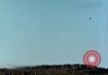 Standbild USA dive Bomber angreifen Okinawa Okinawa, 1945, aus Sekunde 45 historischem Filmmaterial Videoclip 65675024977