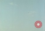 Standbild USA dive Bomber angreifen Okinawa Okinawa, 1945, aus Sekunde 53 historischem Filmmaterial Videoclip 65675024977