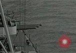 Standbild American naval Bombardierung Peleliu Palau, 1944, aus Sekunde 4 historischem Filmmaterial Videoclip 65675024982