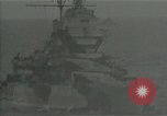 Standbild American naval Bombardierung Peleliu Palau, 1944, aus Sekunde 31 historischem Filmmaterial Videoclip 65675024982