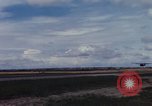 Immagine di Controller di aeromobili Il Vietnam, 1967, secondo 17 filmato di repertorio 65675025004