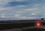 Immagine di Controller di aeromobili Il Vietnam, 1967, secondo 18 filmato di repertorio 65675025004
