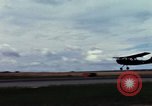 Immagine di Controller di aeromobili Il Vietnam, 1967, secondo 20 filmato di repertorio 65675025004