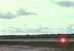 Immagine di Controller di aeromobili Il Vietnam, 1967, secondo 24 filmato di repertorio 65675025004