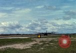 Immagine di Controller di aeromobili Il Vietnam, 1967, secondo 32 filmato di repertorio 65675025004