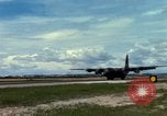 Immagine di Controller di aeromobili Il Vietnam, 1967, secondo 34 filmato di repertorio 65675025004