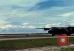 Immagine di Controller di aeromobili Il Vietnam, 1967, secondo 35 filmato di repertorio 65675025004