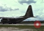 Immagine di Controller di aeromobili Il Vietnam, 1967, secondo 37 filmato di repertorio 65675025004