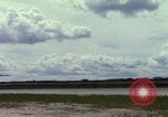 Immagine di Controller di aeromobili Il Vietnam, 1967, secondo 38 filmato di repertorio 65675025004