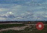 Immagine di Controller di aeromobili Il Vietnam, 1967, secondo 41 filmato di repertorio 65675025004