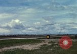 Immagine di Controller di aeromobili Il Vietnam, 1967, secondo 43 filmato di repertorio 65675025004