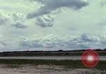 Immagine di Controller di aeromobili Il Vietnam, 1967, secondo 49 filmato di repertorio 65675025004