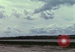 Immagine di Controller di aeromobili Il Vietnam, 1967, secondo 59 filmato di repertorio 65675025004