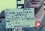 Standbild Flugzeuge controller Vietnam, 1967, aus Sekunde 4 historischem Filmmaterial Videoclip 65675025005