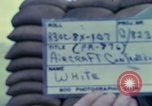 Standbild Flugzeuge controller Vietnam, 1967, aus Sekunde 14 historischem Filmmaterial Videoclip 65675025005