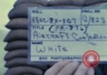 Standbild Flugzeuge controller Vietnam, 1967, aus Sekunde 16 historischem Filmmaterial Videoclip 65675025005