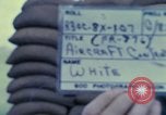 Standbild Flugzeuge controller Vietnam, 1967, aus Sekunde 18 historischem Filmmaterial Videoclip 65675025005