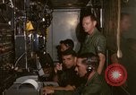 Standbild Flugzeuge controller Vietnam, 1967, aus Sekunde 30 historischem Filmmaterial Videoclip 65675025005