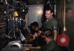 Standbild Flugzeuge controller Vietnam, 1967, aus Sekunde 36 historischem Filmmaterial Videoclip 65675025005
