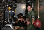 Standbild Flugzeuge controller Vietnam, 1967, aus Sekunde 40 historischem Filmmaterial Videoclip 65675025005