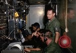 Standbild Flugzeuge controller Vietnam, 1967, aus Sekunde 42 historischem Filmmaterial Videoclip 65675025005