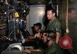 Standbild Flugzeuge controller Vietnam, 1967, aus Sekunde 46 historischem Filmmaterial Videoclip 65675025005