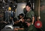 Standbild Flugzeuge controller Vietnam, 1967, aus Sekunde 49 historischem Filmmaterial Videoclip 65675025005